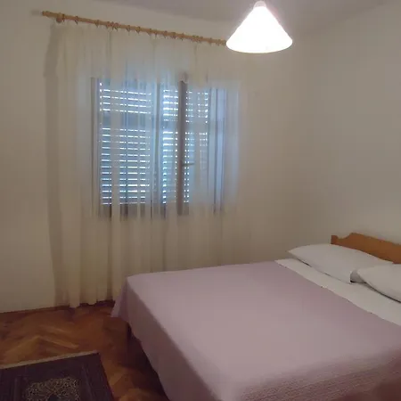 Arina Zadar